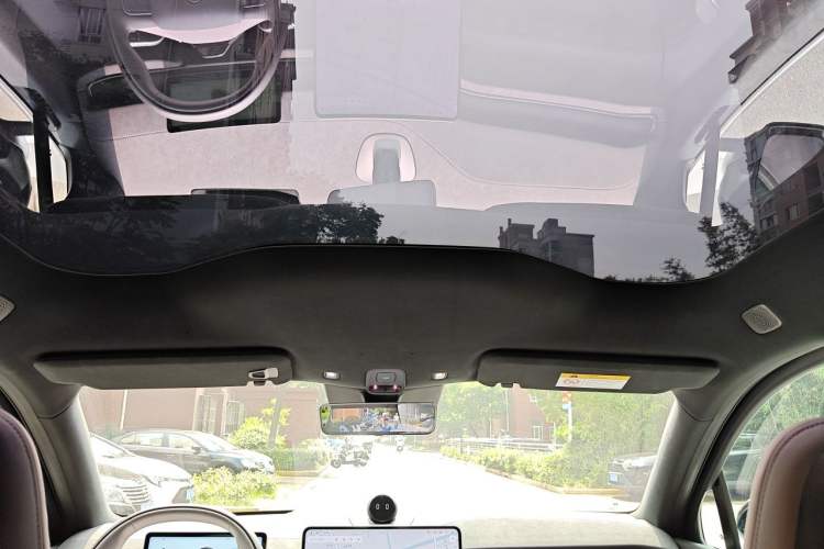Used Nio EC6 2025 75 kWh Headliner