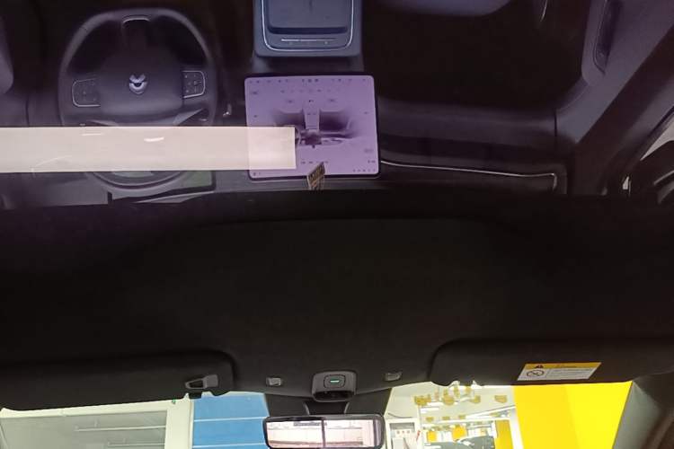 Used Nio EC6 2025 75 kWh Headliner