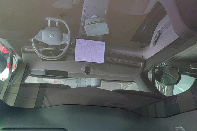 Used Nio EC6 2025 75 kWh Headliner
