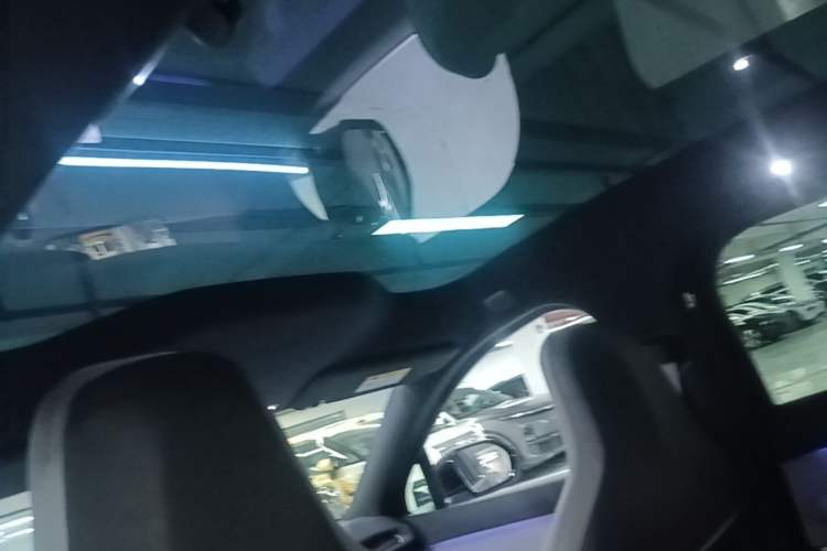 Used Nio EC6 2025 75 kWh Headliner