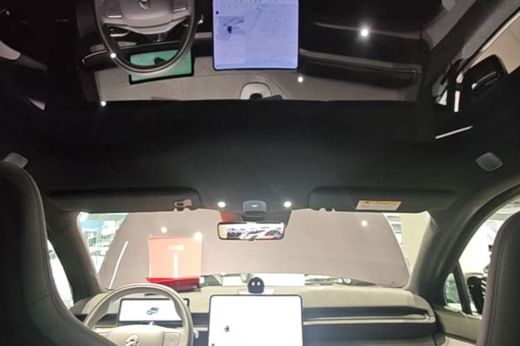 Used Nio EC6 2025 75 kWh Headliner