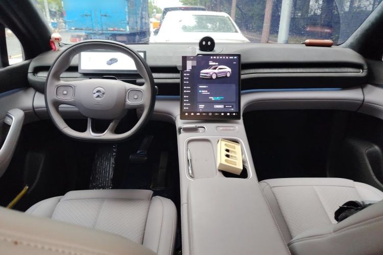 Used Nio EC6 2025 75 kWh Interior 2