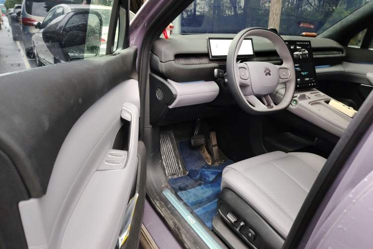 Used Nio EC6 2025 75 kWh Interior 3