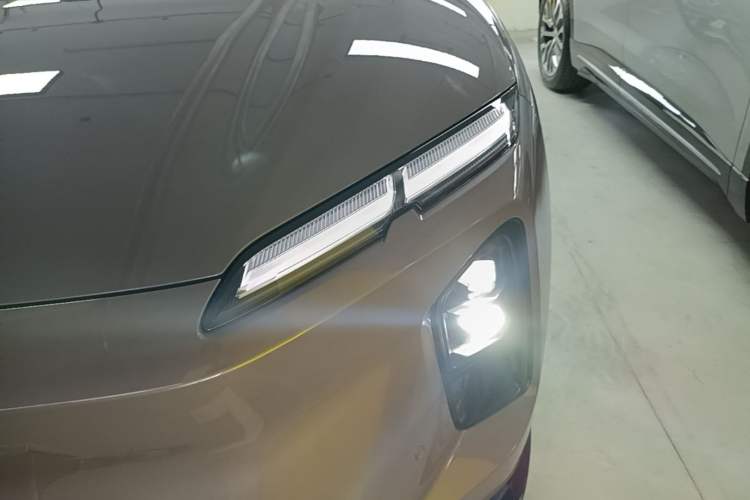 Used Nio EC6 2025 75 kWh Left Front Headlight