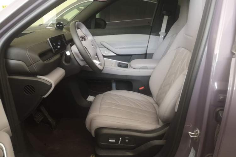 Used Nio EC6 2025 75 kWh Left Front Seat