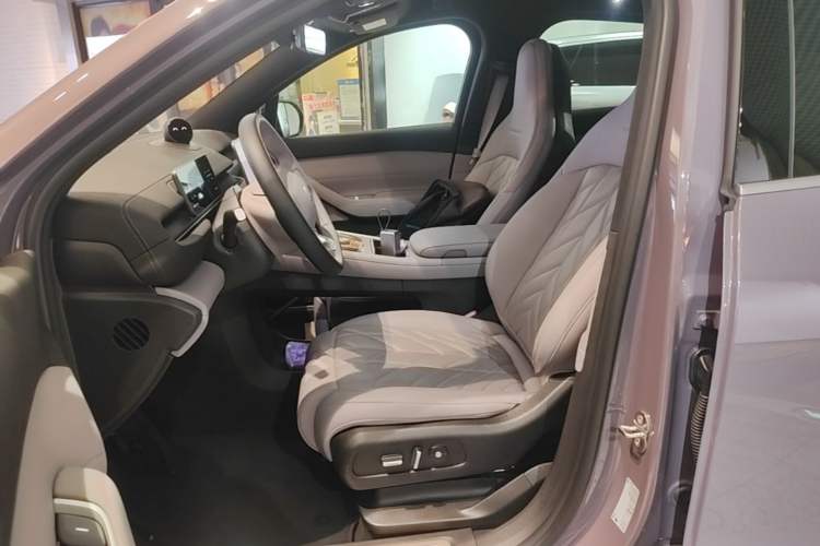 Used Nio EC6 2025 75 kWh Left Front Seat