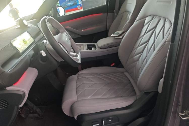 Used Nio EC6 2025 75 kWh Left Front Seat