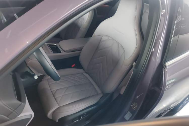 Used Nio EC6 2025 75 kWh Left Front Seat