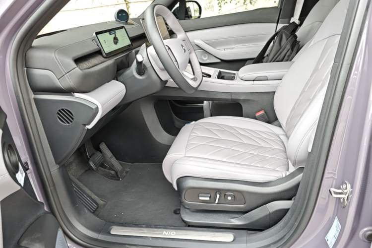 Used Nio EC6 2025 75 kWh Left Front Seat