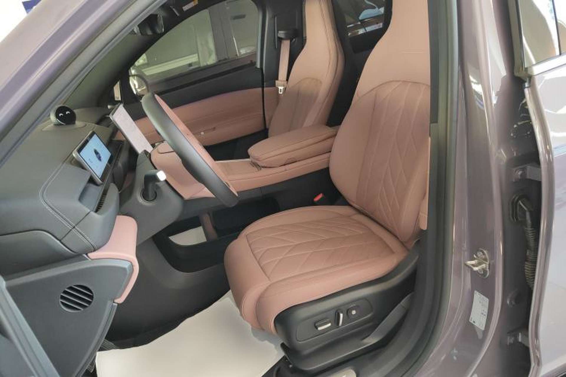 Used Nio EC6 2025 75 kWh Left Front Seat