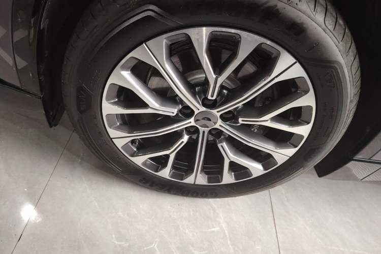 Used Nio EC6 2025 75 kWh Left Front Wheel Hub