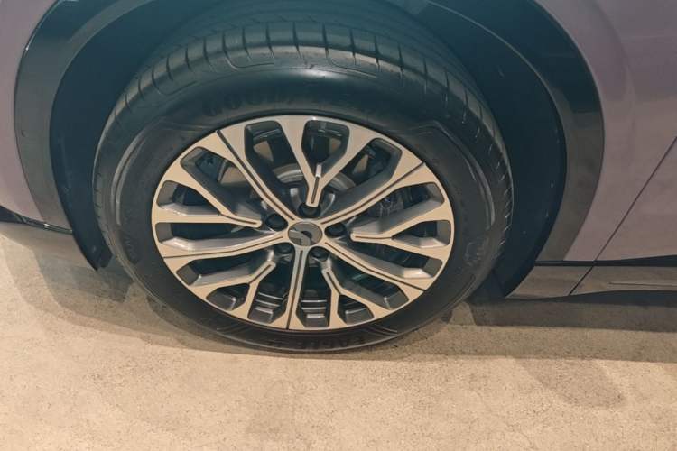 Used Nio EC6 2025 75 kWh Left Front Wheel Hub