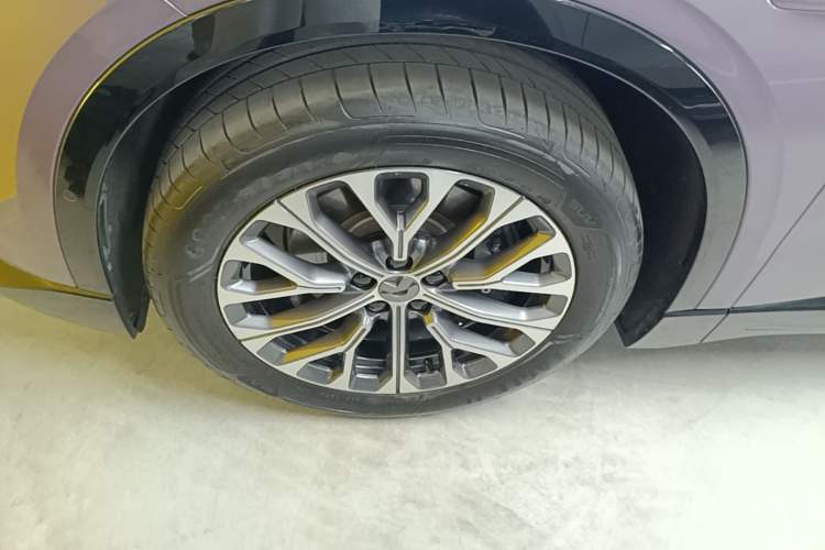 Used Nio EC6 2025 75 kWh Left Front Wheel Hub
