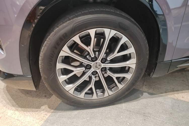 Used Nio EC6 2025 75 kWh Left Front Wheel Hub