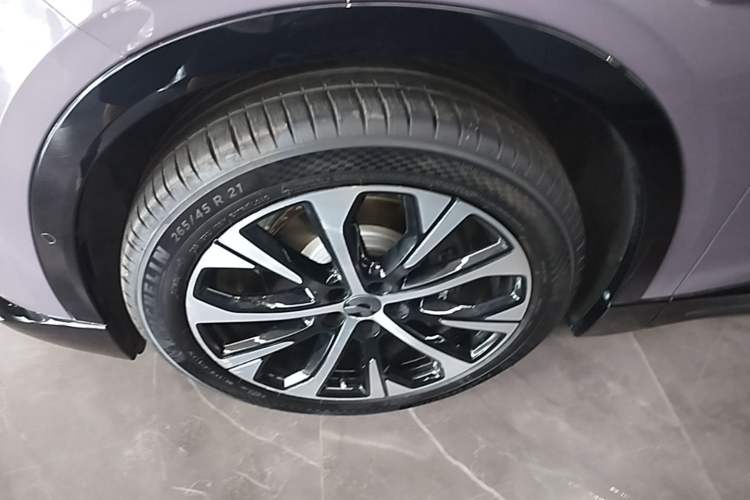 Used Nio EC6 2025 75 kWh Left Front Wheel Hub