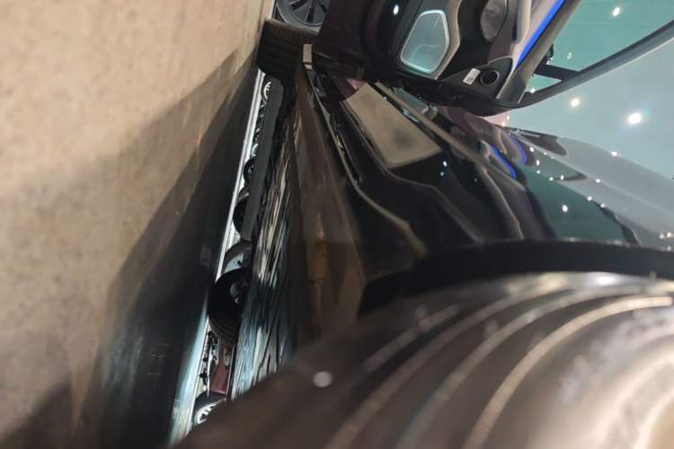 Used Nio EC6 2025 75 kWh Left Side Sill