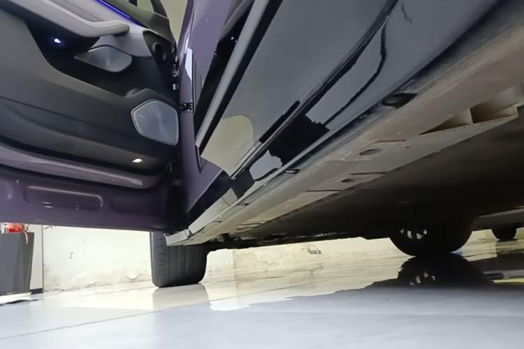 Used Nio EC6 2025 75 kWh Left Side Sill