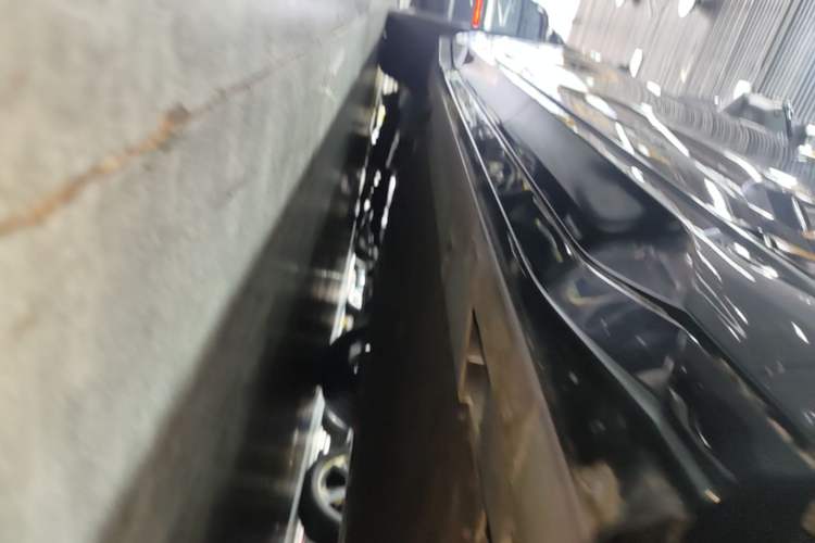 Used Nio EC6 2025 100 kWh Left Side Sill