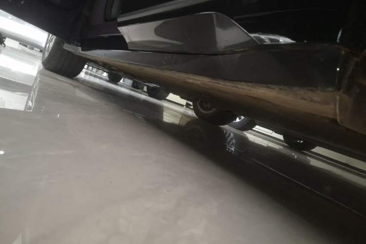 Used Nio EC6 2025 75 kWh Left Side Sill