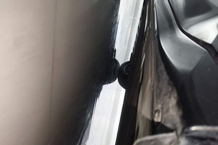 Used Nio EC6 2025 75 kWh Left Side Sill