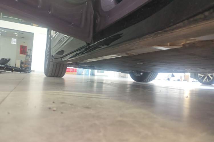 Used Nio EC6 2025 75 kWh Left Side Sill