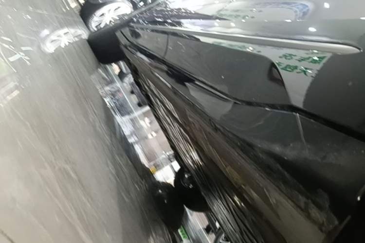 Used Nio EC6 2025 75 kWh Left Side Sill