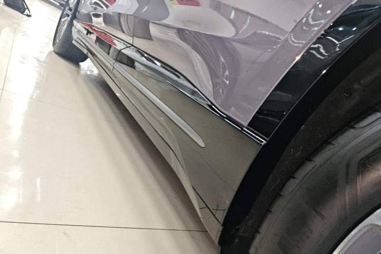 Used Nio EC6 2025 75 kWh Left Side Sill