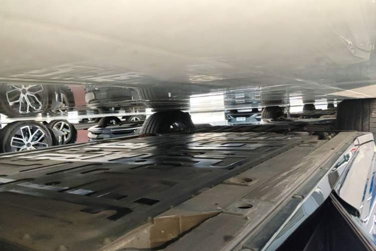 Used Nio EC6 2025 75 kWh Left Side Sill