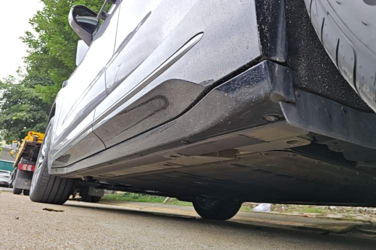 Used Nio EC6 2025 75 kWh Left Side Sill