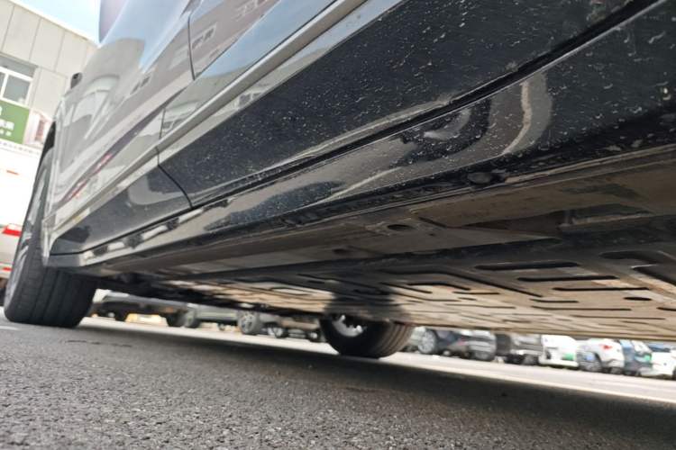 Used Nio EC6 2025 75 kWh Left Side Sill