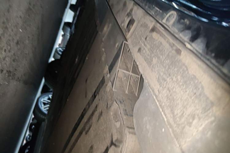 Used Nio EC6 2025 100 kWh Left Side Sill