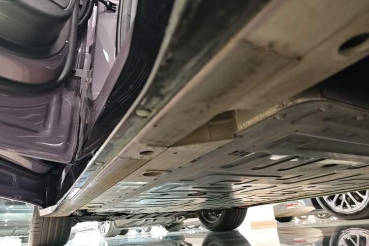 Used Nio EC6 2025 75 kWh Left Side Sill