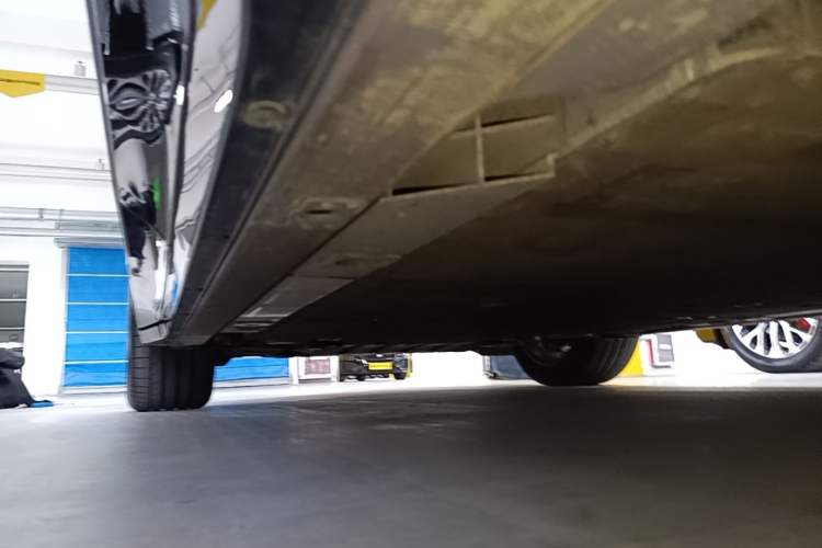 Used Nio EC6 2025 75 kWh Left Side Sill