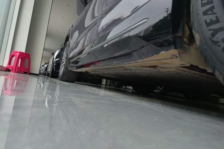 Used Nio EC6 2025 75 kWh Left Side Sill