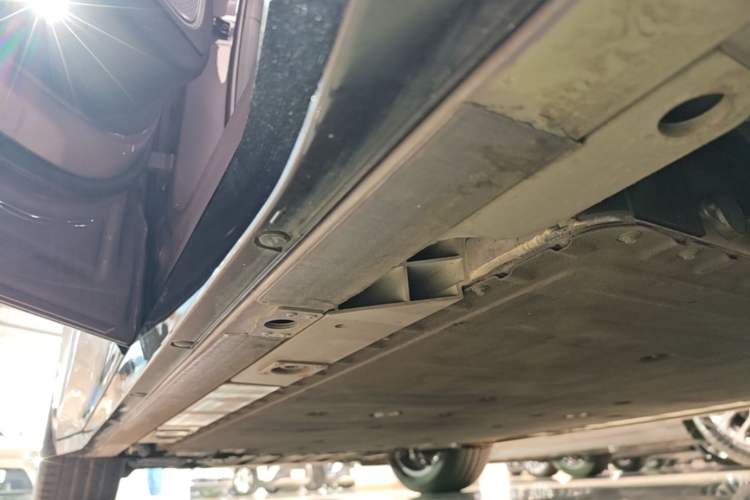 Used Nio EC6 2025 75 kWh Left Side Sill