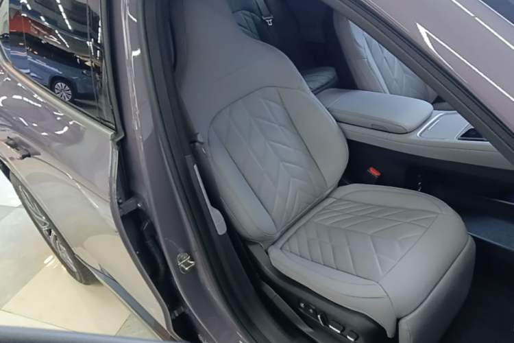 Used Nio EC6 2025 75 kWh Right Front Seat