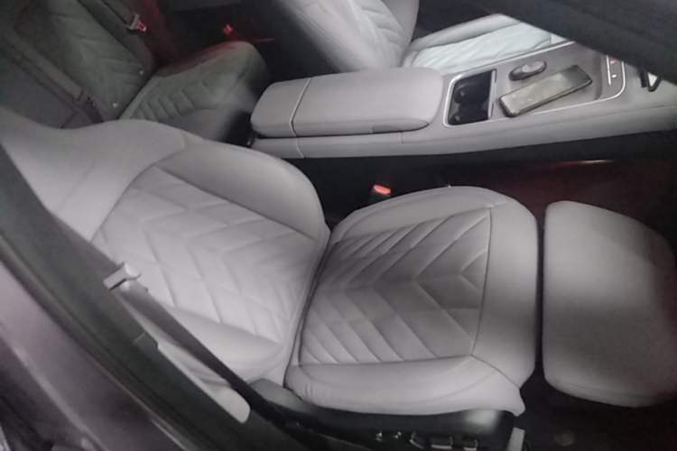 Used Nio EC6 2025 75 kWh Right Front Seat
