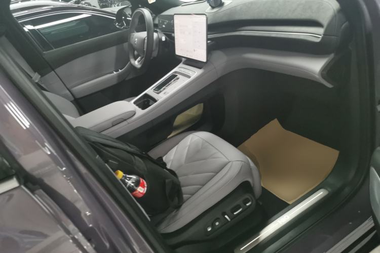 Used Nio EC6 2025 75 kWh Right Front Seat