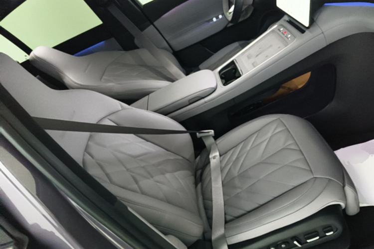 Used Nio EC6 2025 75 kWh Right Front Seat
