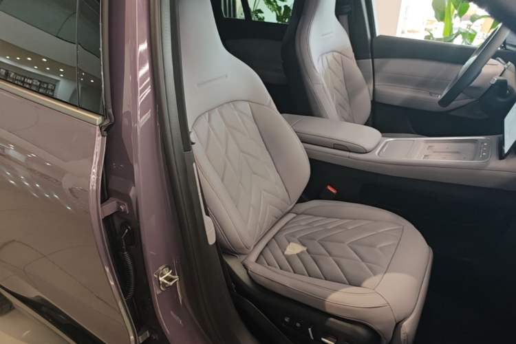 Used Nio EC6 2025 75 kWh Right Front Seat