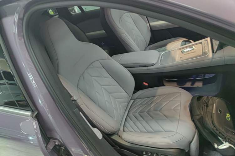 Used Nio EC6 2025 75 kWh Right Front Seat