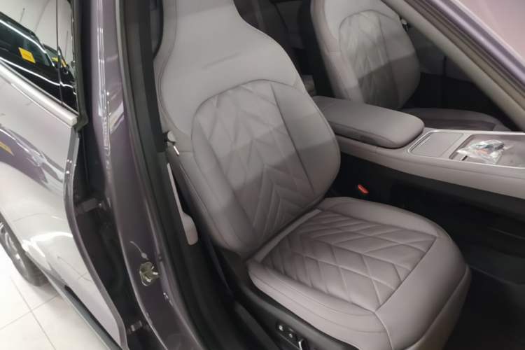 Used Nio EC6 2025 75 kWh Right Front Seat
