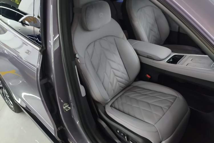 Used Nio EC6 2025 75 kWh Right Front Seat