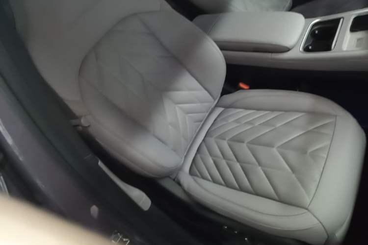 Used Nio EC6 2025 75 kWh Right Front Seat