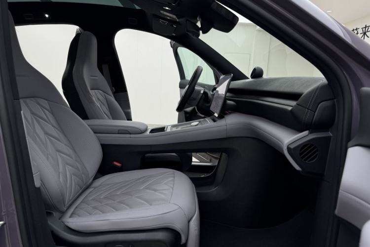 Used Nio EC6 2025 75 kWh Right Front Seat