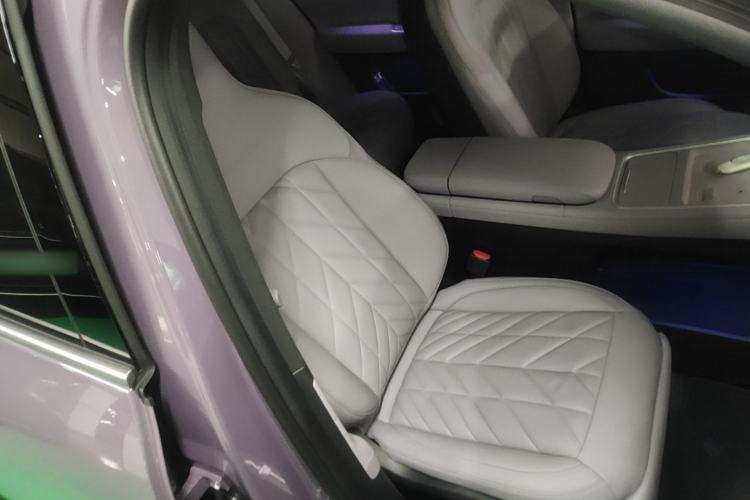Used Nio EC6 2025 75 kWh Right Front Seat