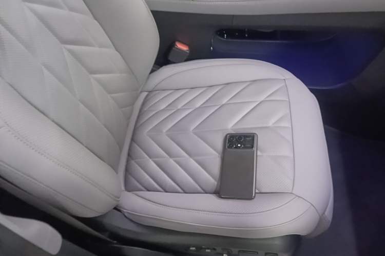 Used Nio EC6 2025 75 kWh Right Front Seat