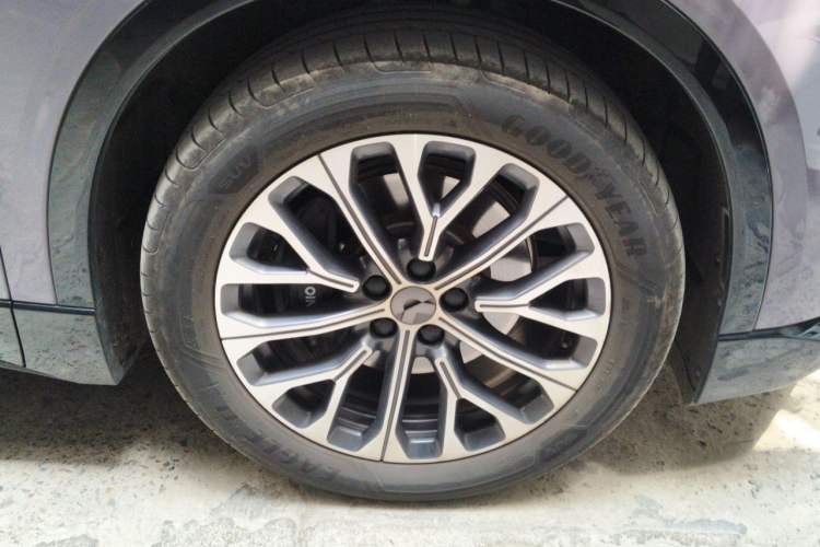 Used Nio EC6 2025 75 kWh Right Front Wheel Hub