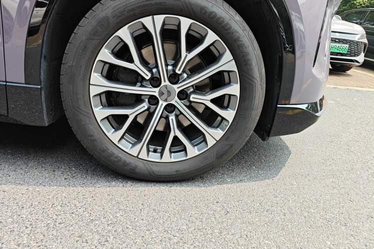 Used Nio EC6 2025 75 kWh Right Front Wheel Hub