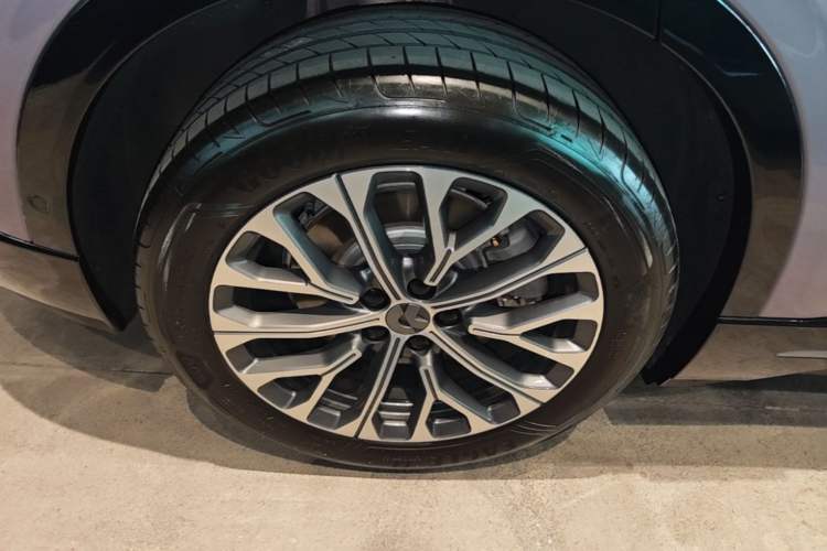 Used Nio EC6 2025 75 kWh Right Rear Wheel Hub